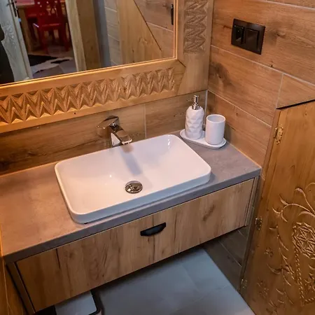 Daire Zbyszko Apartament Czerwony Zakopane