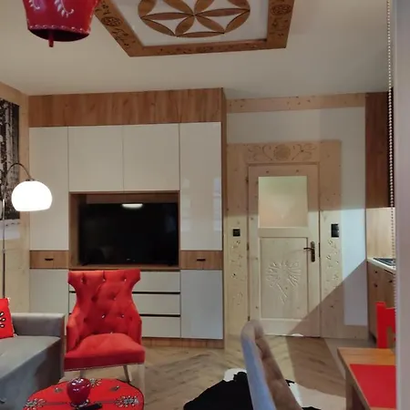 Zbyszko Apartament Czerwony *